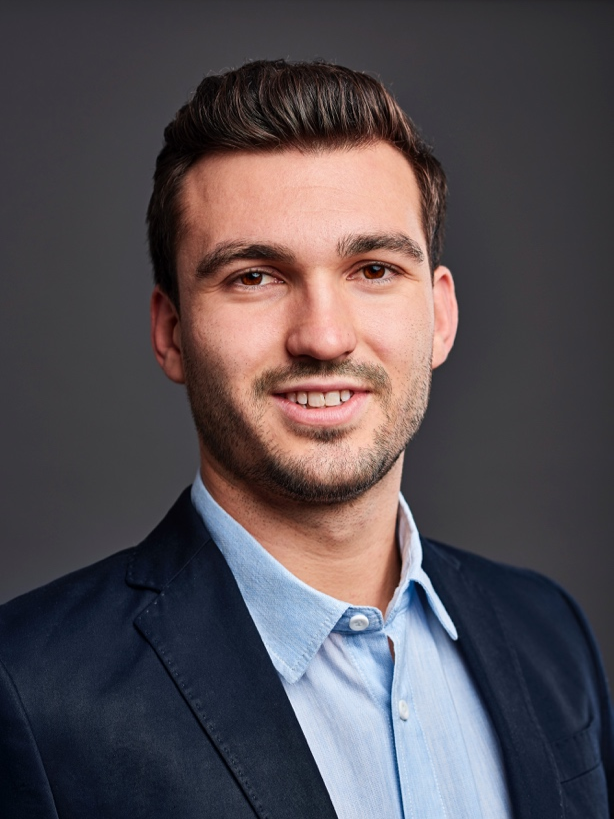 Dr. Tim M. Schwarz
